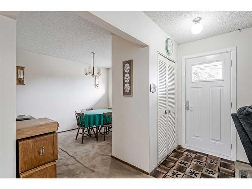 2747 Grant Crescent Sw, Calgary, AB - Indoor Photo Showing Other Room