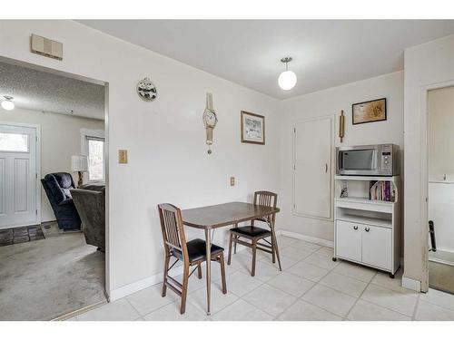 2747 Grant Crescent Sw, Calgary, AB - Indoor Photo Showing Dining Room