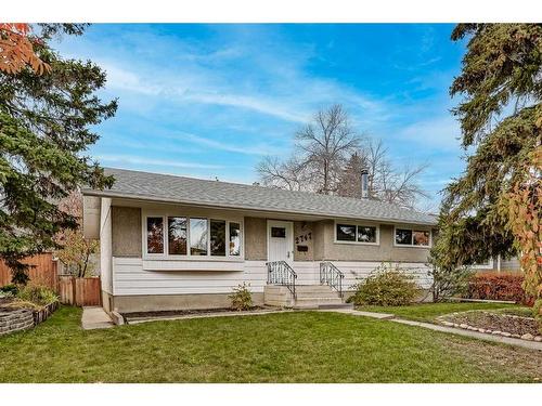 2747 Grant Crescent Sw, Calgary, AB - Outdoor With Facade