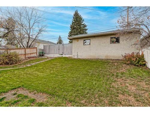 2747 Grant Crescent Sw, Calgary, AB - Outdoor