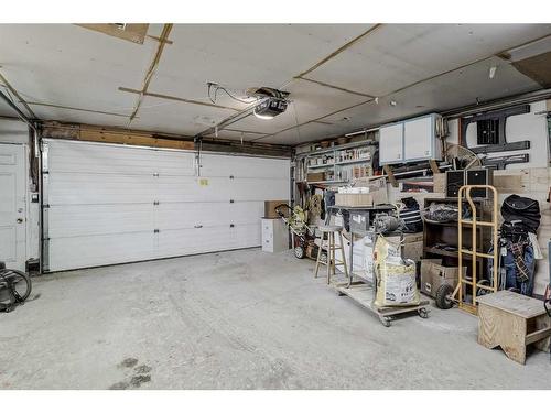 2747 Grant Crescent Sw, Calgary, AB - Indoor Photo Showing Garage