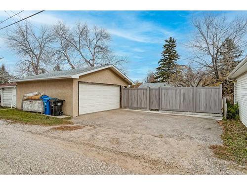 2747 Grant Crescent Sw, Calgary, AB - Outdoor