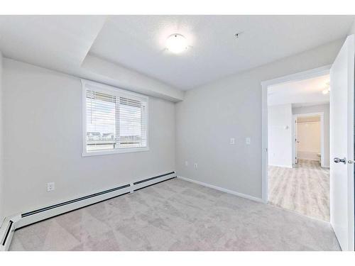 4211-4641 128 Avenue Ne, Calgary, AB - Indoor Photo Showing Other Room