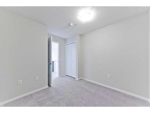 4211-4641 128 Avenue Ne, Calgary, AB - Indoor Photo Showing Other Room