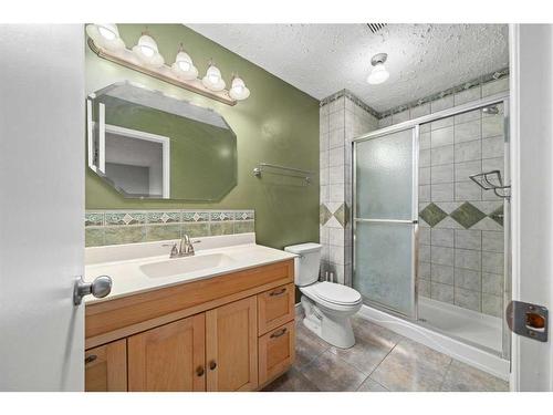 1202 Murdoch Street, Crossfield, AB - Indoor Photo Showing Bathroom