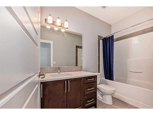 48 Savanna Grove Ne, Calgary, AB - Indoor Photo Showing Bathroom