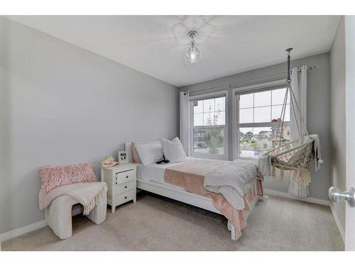 6 Ranchers Bay, Okotoks, AB - Indoor Photo Showing Bedroom