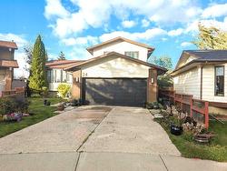 24 Bermuda Court NW Calgary, AB T3K 1H3