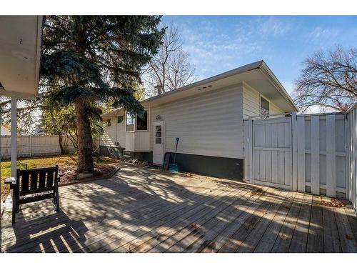 14 Gladeview Crescent Sw, Calgary, AB - Outdoor With Deck Patio Veranda With Exterior