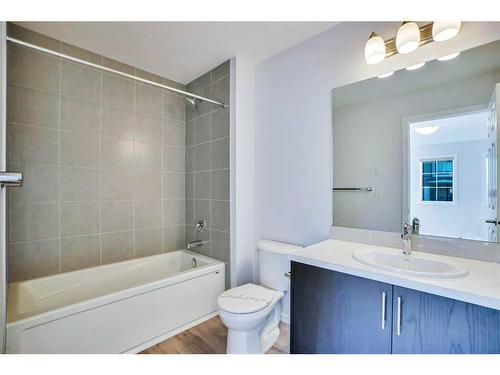 822 Windbury Street Sw, Airdrie, AB - Indoor Photo Showing Bathroom