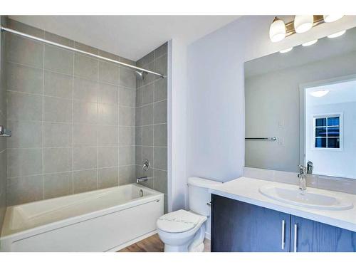 822 Windbury Street Sw, Airdrie, AB - Indoor Photo Showing Bathroom