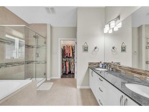 1043 Kings Heights Way Se, Airdrie, AB - Indoor Photo Showing Bathroom