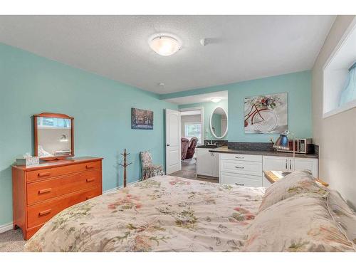 1043 Kings Heights Way Se, Airdrie, AB - Indoor Photo Showing Bedroom