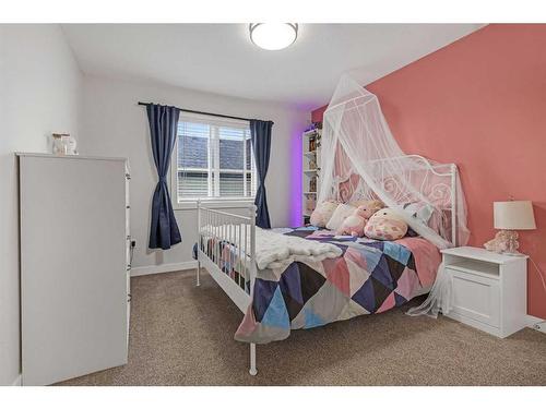 1410 Price Close, Carstairs, AB - Indoor Photo Showing Bedroom