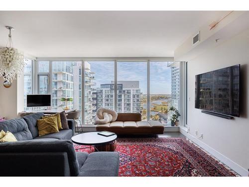 1605-510 6 Avenue Se, Calgary, AB - Indoor Photo Showing Living Room