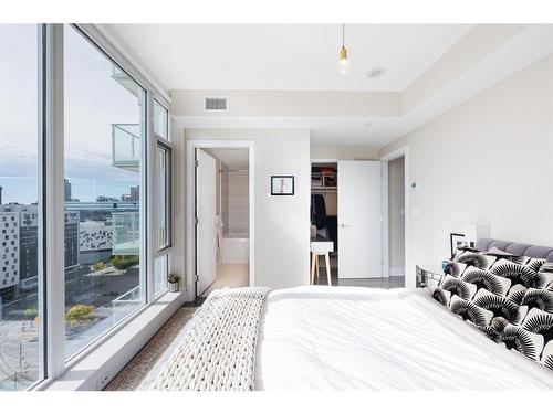 1605-510 6 Avenue Se, Calgary, AB - Indoor Photo Showing Bedroom