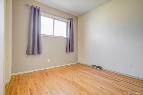 4802 Forego Avenue Se, Calgary, AB - Indoor Photo Showing Other Room