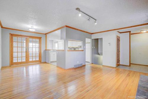 4802 Forego Avenue Se, Calgary, AB - Indoor Photo Showing Other Room