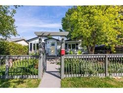 4836 Montana Crescent NW Calgary, AB T3B 1E8