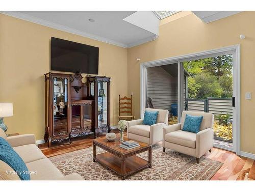 19-164 Rundle Drive, Canmore, AB - Indoor Photo Showing Living Room