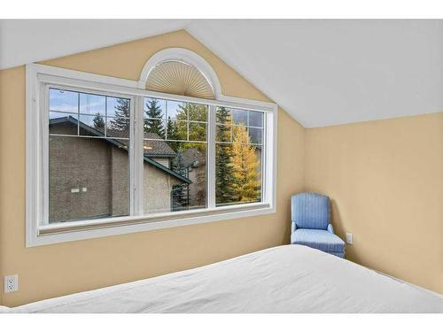 19-164 Rundle Drive, Canmore, AB - Indoor Photo Showing Bedroom