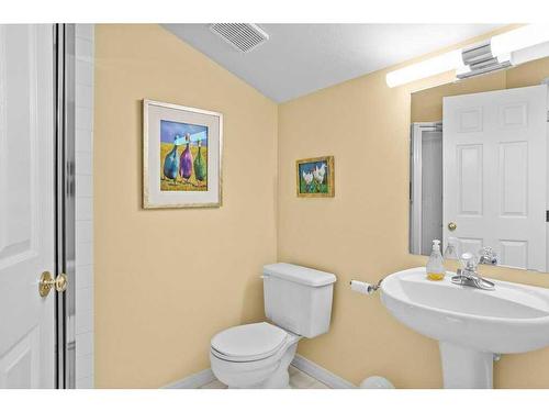 19-164 Rundle Drive, Canmore, AB - Indoor Photo Showing Bathroom