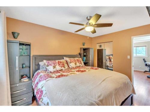 17 Alcock Street, Okotoks, AB - Indoor Photo Showing Bedroom