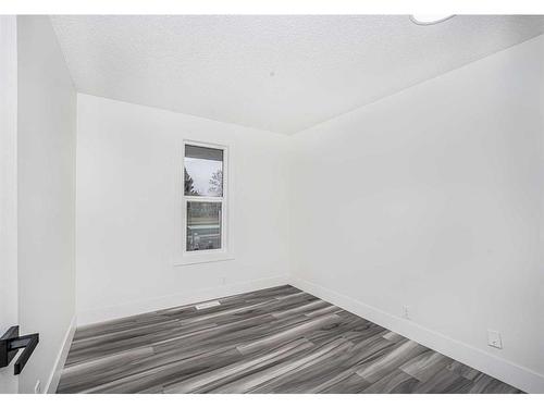 5224 26 Avenue Ne, Calgary, AB - Indoor Photo Showing Other Room