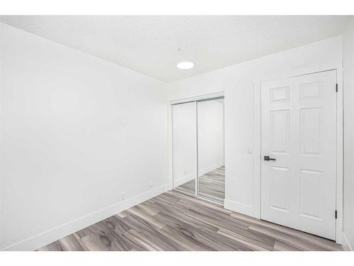 5224 26 Avenue Ne, Calgary, AB - Indoor Photo Showing Other Room