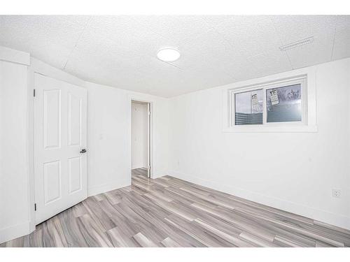 5224 26 Avenue Ne, Calgary, AB - Indoor Photo Showing Other Room