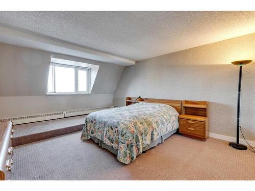 2906-221 6 Avenue Se, Calgary, AB - Indoor Photo Showing Bedroom