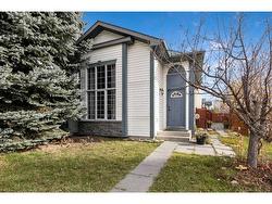 36 Covington Close NE Calgary, AB T3K 4M2