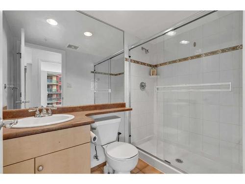 902-650 10 Street Sw, Calgary, AB - Indoor Photo Showing Bathroom