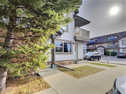 101-8 Everridge Square Sw, Calgary, AB - Outdoor