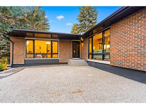 3604 Chippendale Drive Nw, Calgary, AB - Outdoor