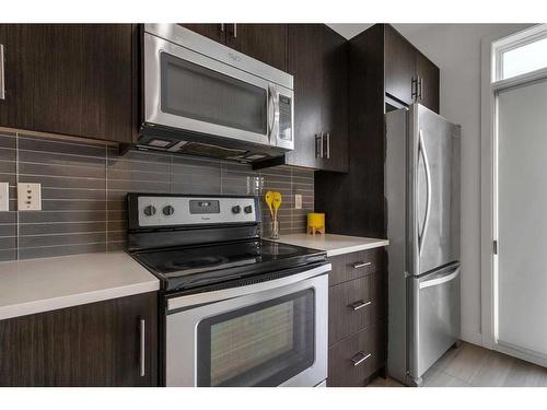 43 Walden Path Se, Calgary, AB - Indoor Photo Showing Kitchen