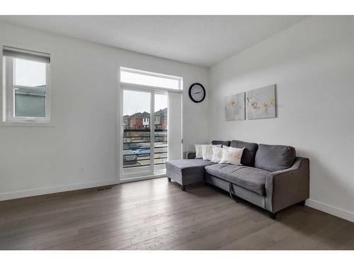 43 Walden Path Se, Calgary, AB - Indoor Photo Showing Living Room