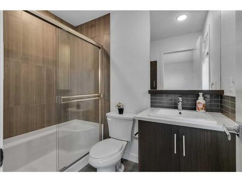 43 Walden Path Se, Calgary, AB - Indoor Photo Showing Bathroom