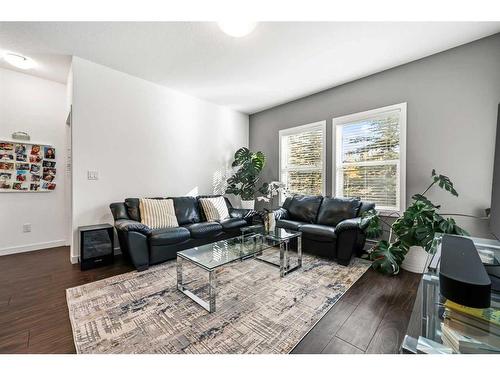 109-200 Cranfield Common Se, Calgary, AB - Indoor Photo Showing Living Room