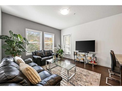 109-200 Cranfield Common Se, Calgary, AB - Indoor Photo Showing Living Room