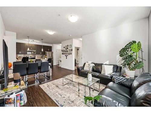 109-200 Cranfield Common Se, Calgary, AB - Indoor Photo Showing Living Room