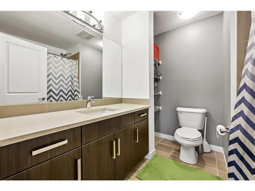 109-200 Cranfield Common Se, Calgary, AB - Indoor Photo Showing Bathroom