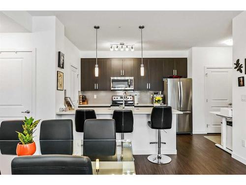 109-200 Cranfield Common Se, Calgary, AB - Indoor Photo Showing Kitchen With Upgraded Kitchen