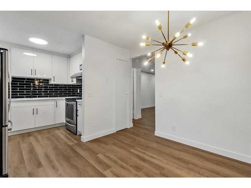 112-2720 Rundleson Road Ne, Calgary, AB - Indoor Photo Showing Kitchen