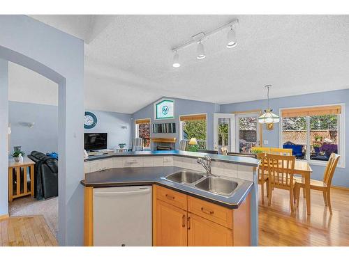 70 Harvest Oak View Ne, Calgary, AB - Indoor Photo Showing Kitchen With Double Sink