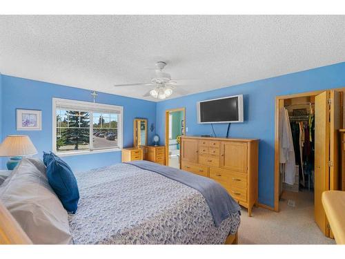 70 Harvest Oak View Ne, Calgary, AB - Indoor Photo Showing Bedroom