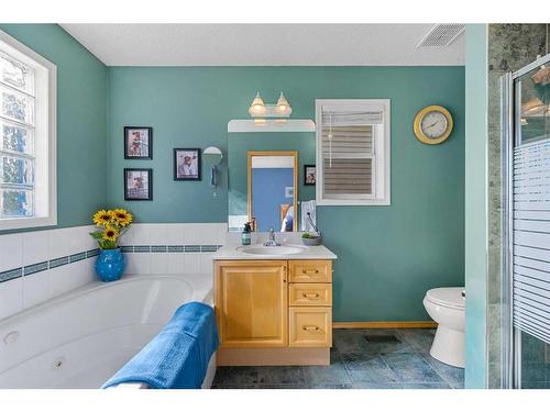 70 Harvest Oak View Ne, Calgary, AB - Indoor Photo Showing Bathroom