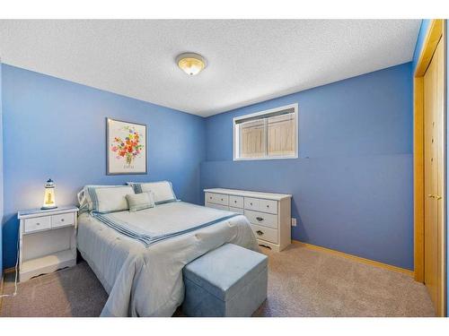 70 Harvest Oak View Ne, Calgary, AB - Indoor Photo Showing Bedroom