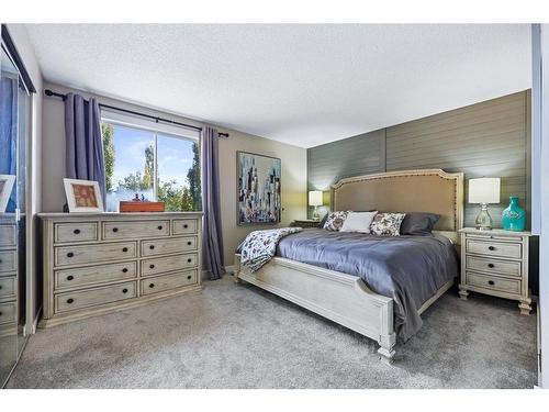 48 Woodglen Court Sw, Calgary, AB - Indoor Photo Showing Bedroom