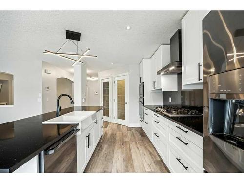 314 Rockyspring Circle Nw, Calgary, AB - Indoor Photo Showing Kitchen With Upgraded Kitchen